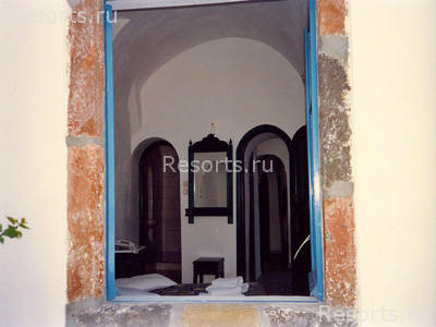 Ilioperato Traditional Apartments 4
